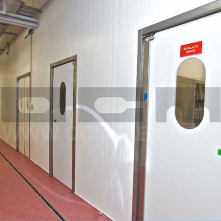 Polyethylene doors for logistics areas
