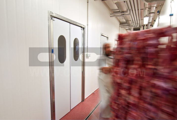 Doors for food industry and supermarkets